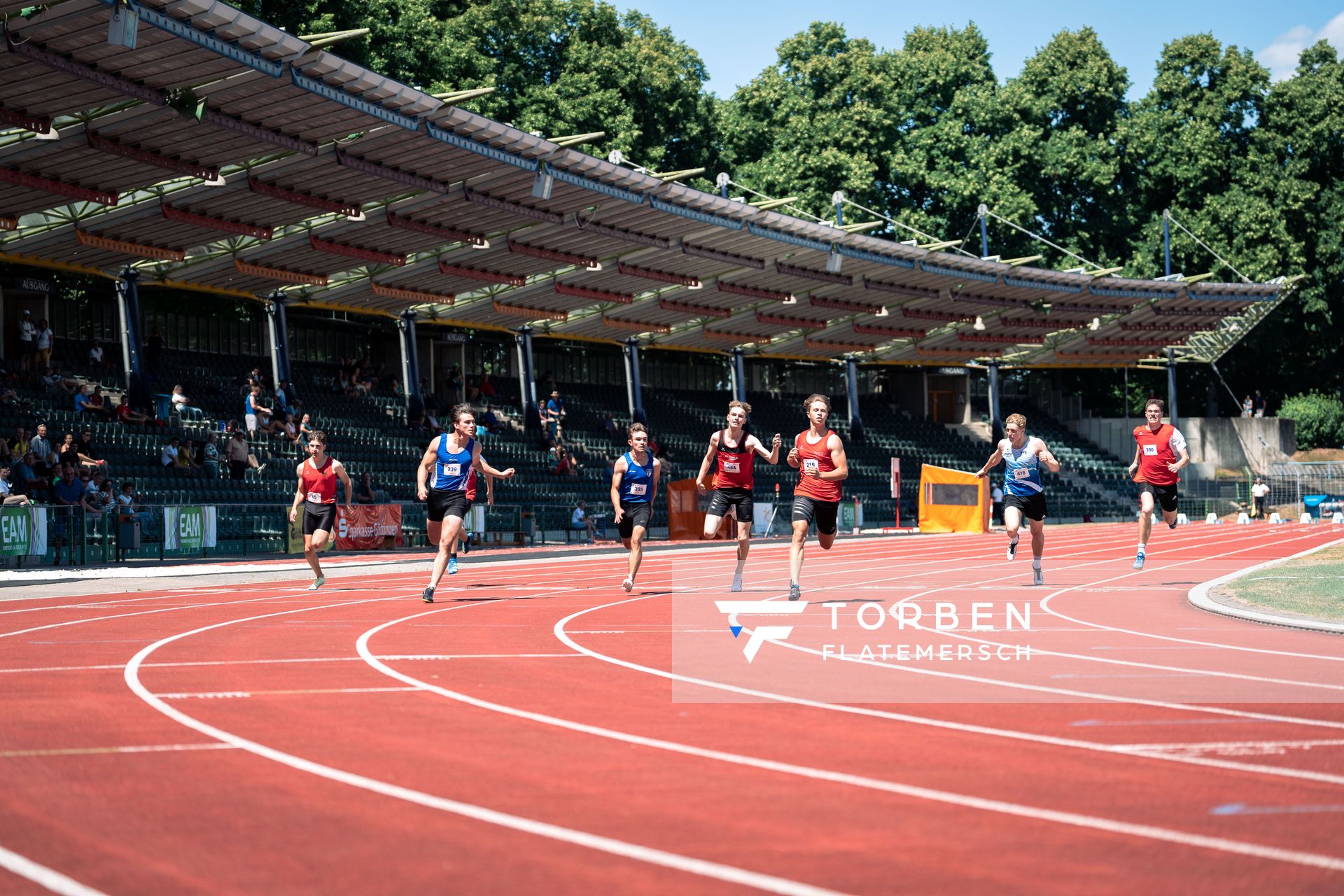 Jakob Buchberger (DSC Oldenburg), Samuel Kedzierski (LG Weserbergland), Luca Winter (TSV Germania Helmstedt), Torben Lillie (VfL Lingen), Milian Zirbus (LG Osterode), Bennett Pauli (VfL Stade), Lucas Vogt (TuS Wunstorf) am 02.07.2022 waehrend den NLV+BLV Leichtathletik-Landesmeisterschaften im Jahnstadion in Goettingen (Tag 1)